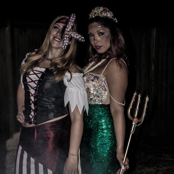 Meet your Posher, Nicole - Picture 1 of 1